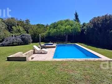 Casa en Country Piedras Blancas