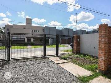 Casa 3 Dormitorios - Petrone 9037 - Rosario Fisherton | Venta