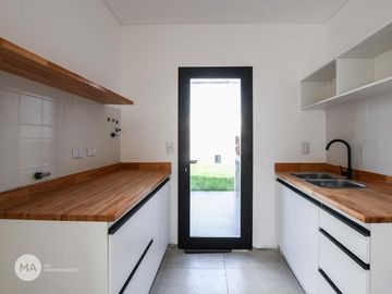 Casa 3 Dormitorios - Petrone 9037 - Rosario Fisherton | Venta