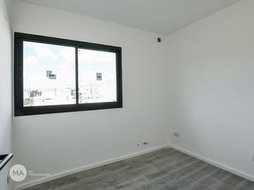 Casa 3 Dormitorios - Petrone 9037 - Rosario Fisherton | Venta