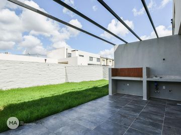 Casa 3 Dormitorios - Petrone 9037 - Rosario Fisherton | Venta