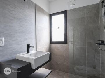 Casa 3 Dormitorios - Petrone 9037 - Rosario Fisherton | Venta