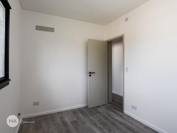Casa 3 Dormitorios - Petrone 9037 - Rosario Fisherton | Venta