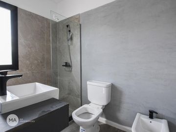 Casa 3 Dormitorios - Petrone 9037 - Rosario Fisherton | Venta