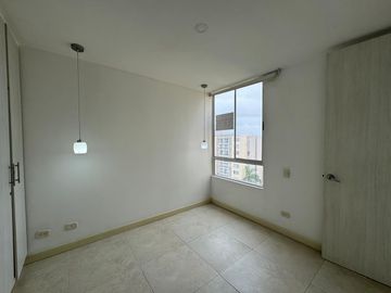 Se Vende Amplio Apartamento Con Aire En Bochalema Central