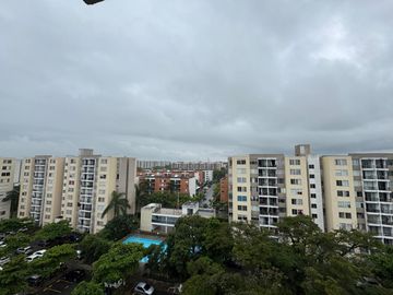 Se Vende Amplio Apartamento Con Aire En Bochalema Central