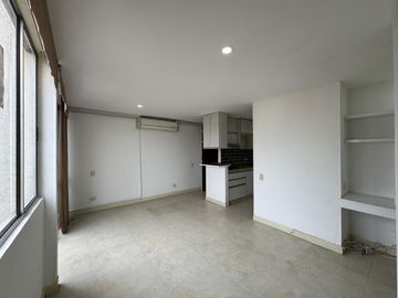 Se Vende Amplio Apartamento Con Aire En Bochalema Central