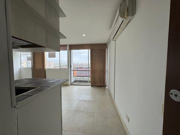Se Vende Amplio Apartamento Con Aire En Bochalema Central