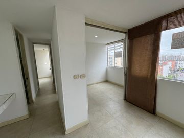 Se Vende Amplio Apartamento Con Aire En Bochalema Central