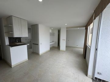 Se Vende Amplio Apartamento Con Aire En Bochalema Central