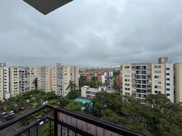 Se Vende Amplio Apartamento Con Aire En Bochalema Central