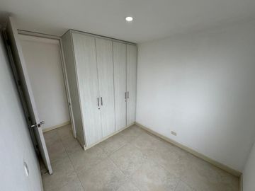 Se Vende Amplio Apartamento Con Aire En Bochalema Central