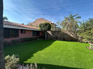 CASA EN VENTA UNA PLANTA LOMA VERDE