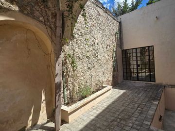 Casa semiamueblada en renta en el Centro a cuadras del centro Histórico