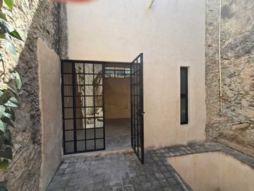 Casa semiamueblada en renta en el Centro a cuadras del centro Histórico