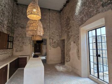 Casa semiamueblada en renta en el Centro a cuadras del centro Histórico