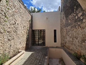 Casa semiamueblada en renta en el Centro a cuadras del centro Histórico