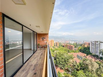 Apartamento en El Poblado con Vista