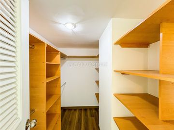 Apartamento en El Poblado con Vista