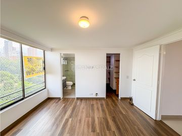Apartamento en El Poblado con Vista