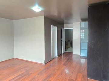 🏡 Casa en Venta en Barcelona Residencial – Seguridad, Comodidad y Espacio Perfe