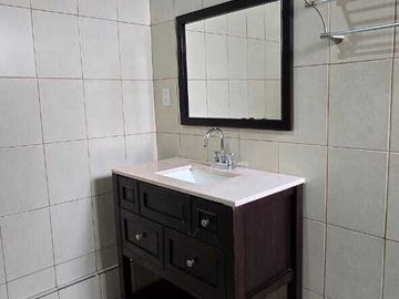 🏡 Casa en Venta en Barcelona Residencial – Seguridad, Comodidad y Espacio Perfe
