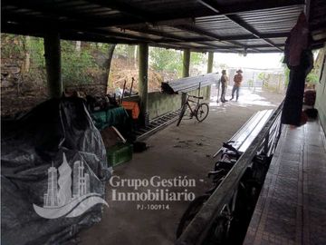 SE VENDE CASA, EN CENTRO DE VOLCAN,  COMERCIO O RESIDENCIA 1521 Mtrs
