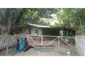 SE VENDE CASA, EN CENTRO DE VOLCAN,  COMERCIO O RESIDENCIA 1521 Mtrs