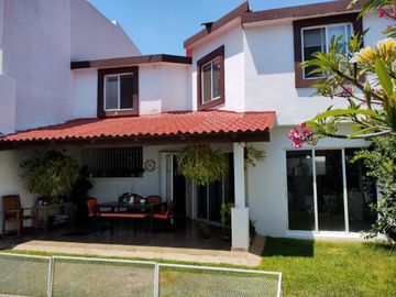 CASA EN PRIVADA CON VIGILANCIA EN COLONIA DELICIAS CUERNAVACA MORELOS