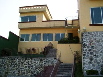 CASA ESTILO MODERNO EN VENTA, FRACC. HACIENDA TETELA