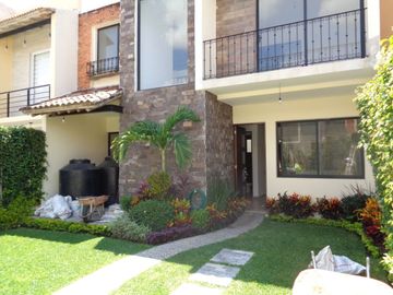 Casa Condominio en venta en Brisas del Mar, Jiutepec  Condominios y bienes raíces al sureste de Cuernavaca, Morelos