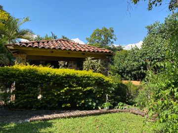 Casa en Condominio en Lomas de Jiutepec Jiutepec - CRB-1222-Cd#