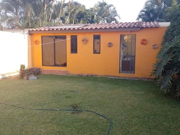 Casa en venta en Las Fincas, Jiutepec  Casas y bienes raíces en venta al sureste de Cuernavaca, Morelos