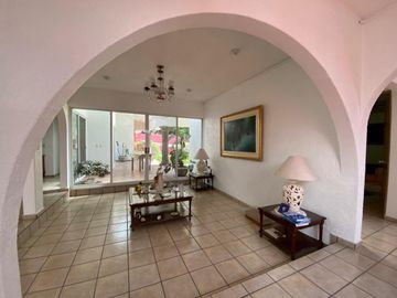 Casa en Fraccionamiento en Kloster Sumiya Jiutepec - CRB-1151-Fr#