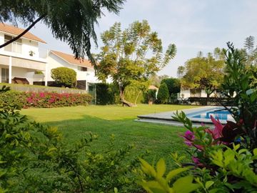Casa-Condominio en Burgos Bugambilias, Temixco, Morelos  Condominios y bienes raíces en venta al sur de Cuernavaca, Morelos
