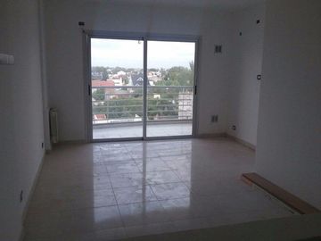 Semipiso en alquiler en Bernal Centro