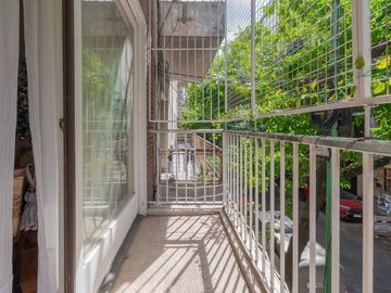 VENTA SEMIPISO DE  4 AMBIENTES  Y BAULERA