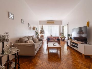 VENTA SEMIPISO DE  4 AMBIENTES  Y BAULERA