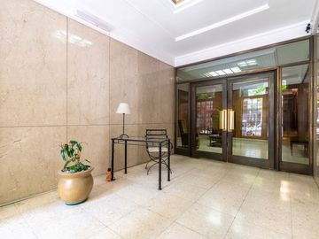 VENTA SEMIPISO DE  4 AMBIENTES  Y BAULERA