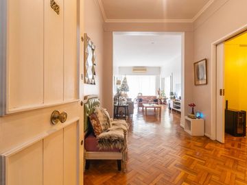 VENTA SEMIPISO DE  4 AMBIENTES  Y BAULERA