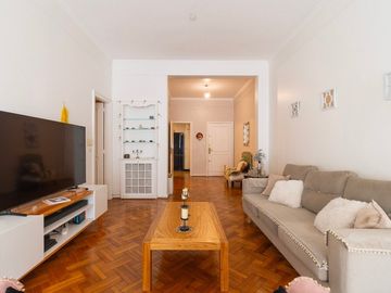 VENTA SEMIPISO DE  4 AMBIENTES  Y BAULERA