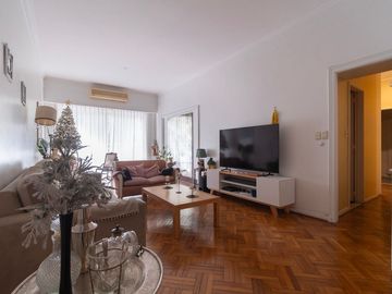 VENTA SEMIPISO DE  4 AMBIENTES  Y BAULERA