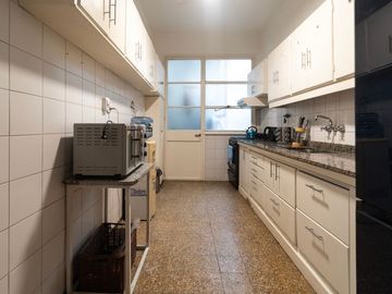 VENTA SEMIPISO DE  4 AMBIENTES  Y BAULERA