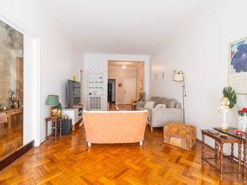 VENTA SEMIPISO DE  4 AMBIENTES  Y BAULERA