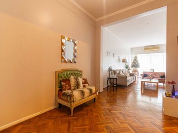 VENTA SEMIPISO DE  4 AMBIENTES  Y BAULERA