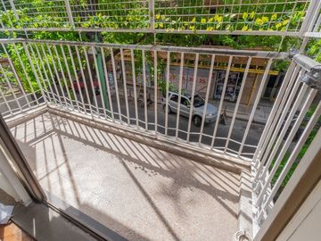 VENTA SEMIPISO DE  4 AMBIENTES  Y BAULERA