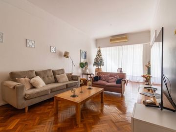 VENTA SEMIPISO DE  4 AMBIENTES  Y BAULERA