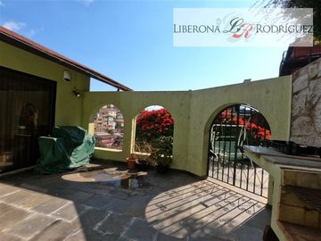 Casa en Venta en Casona de 3 pisos, Cerro Alegre