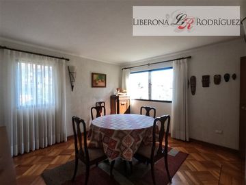 Casa en Venta en Casona de 3 pisos, Cerro Alegre