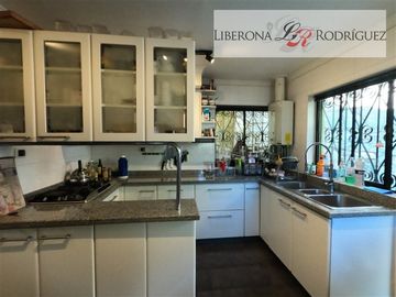 Casa en Venta en Casona de 3 pisos, Cerro Alegre
